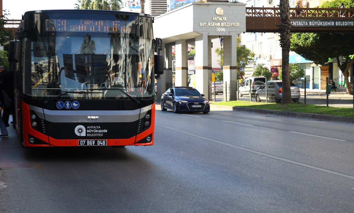  Antalya Büyükşehir Belediyesi’nden YKS için ücretsiz ulaşım kararı