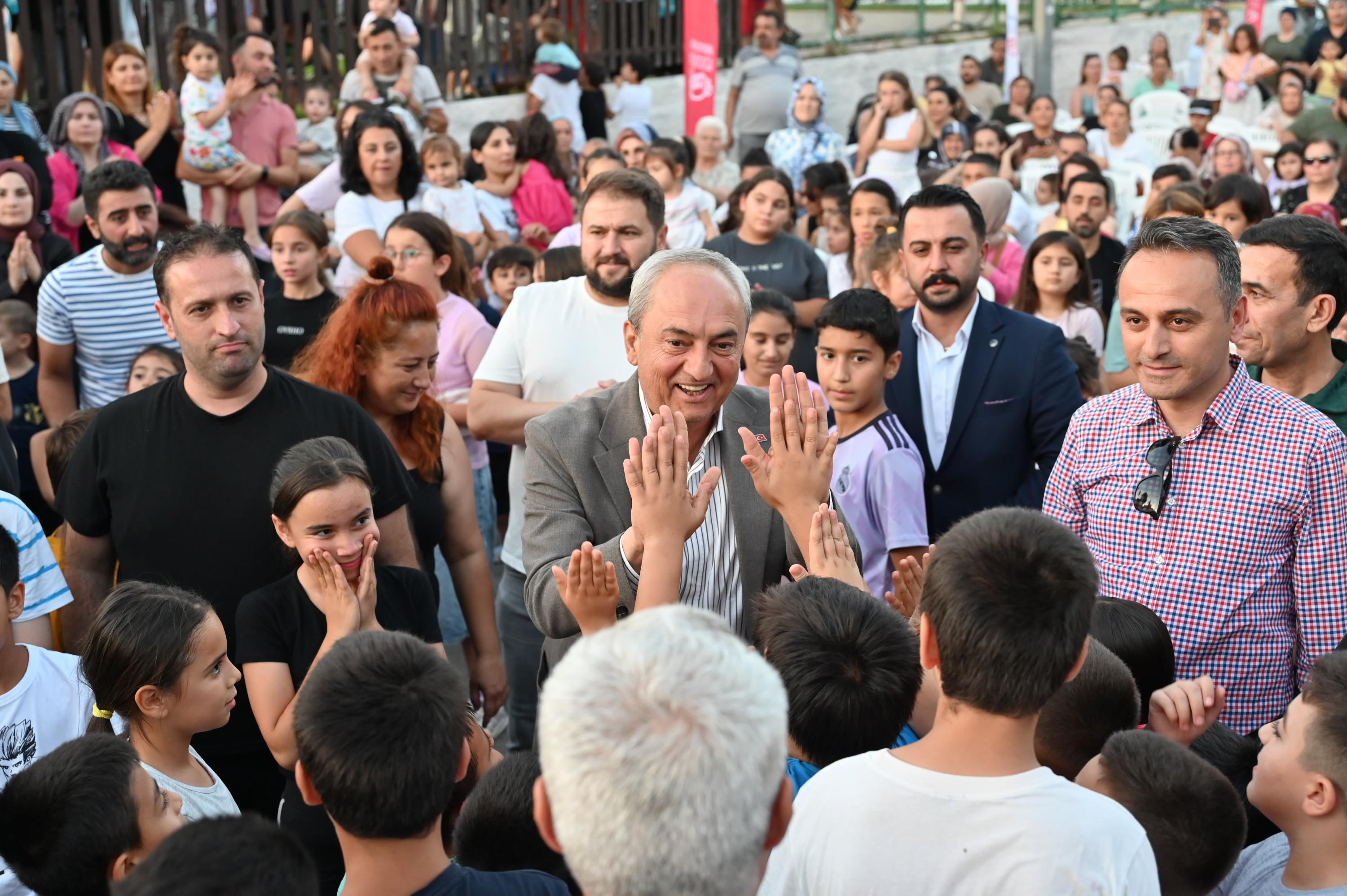 Mahallelerde eğlence “Sahne Kepez” ile başladı 