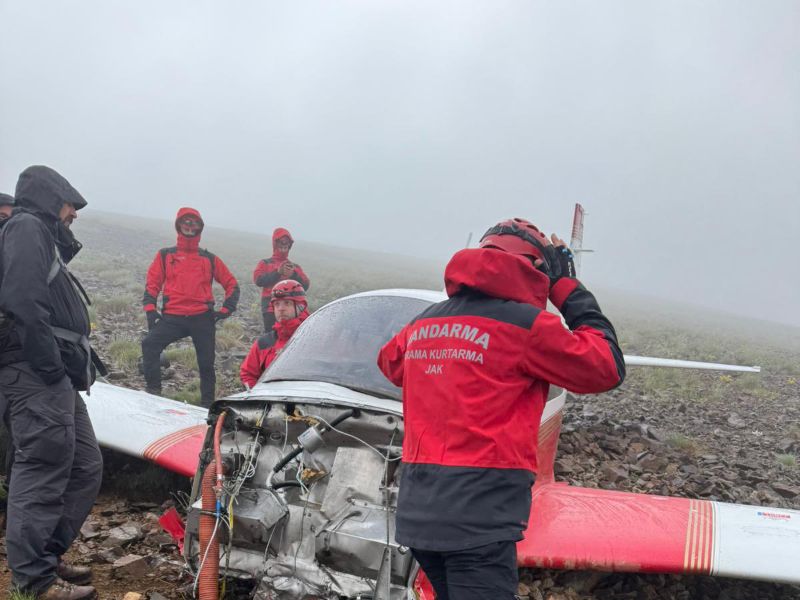 İçişleri Bakanı Sayın Ali Yerlikaya: Elim Uçak Kazasında Hayatını Kaybeden Pilot Mehmet Demirci’ye Allah’tan Rahmet Diliyorum
