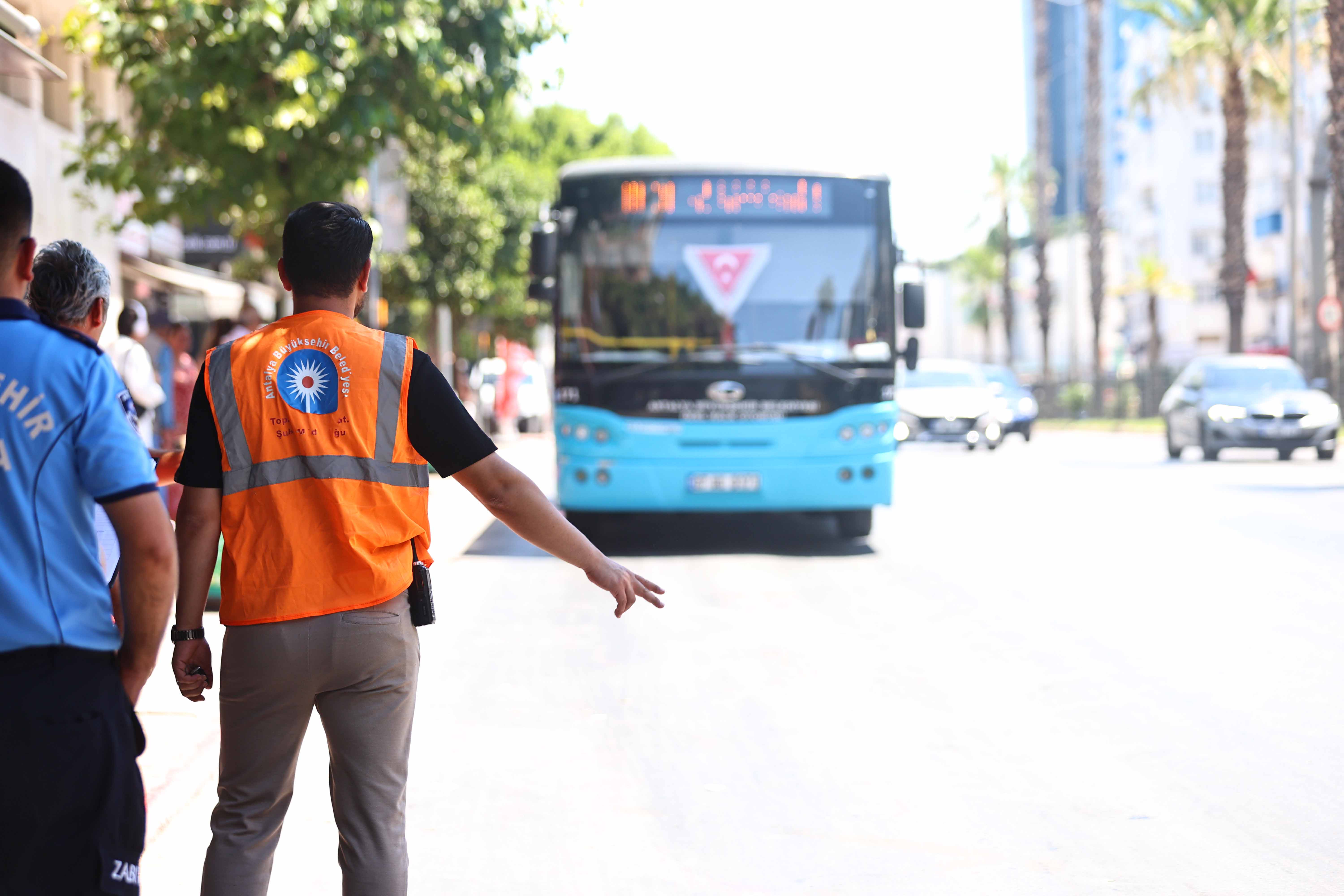 Büyükşehir halk otobüslerinde klima denetimlerini sürdürüyor  Sivil ve resmi ekipler denetliyor 