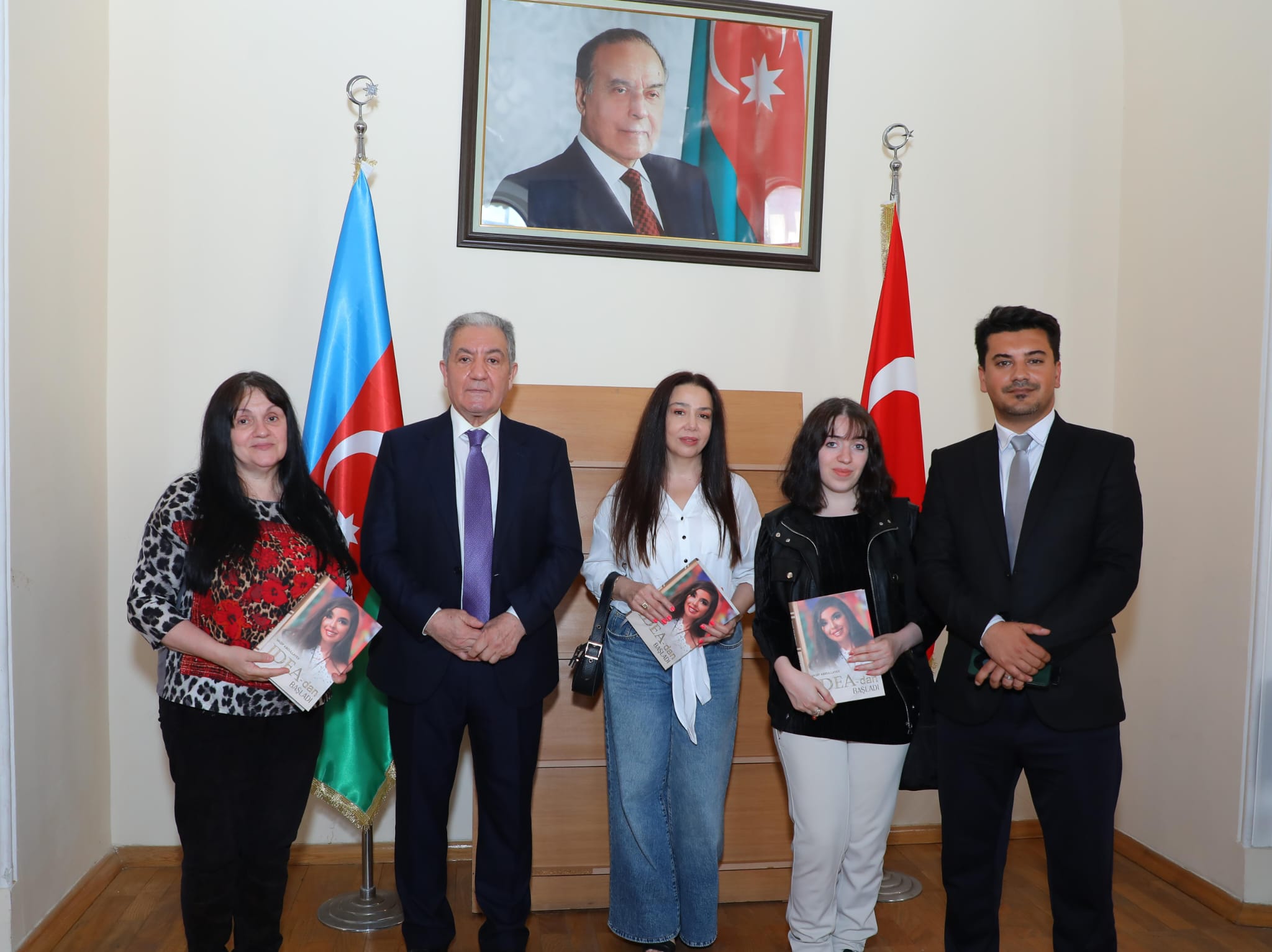 Bakü'de Tanıtımı Yapılan “İdeadan Başladı” Kitabı Sosyal Sorumluluğu Merkeze Alıyor