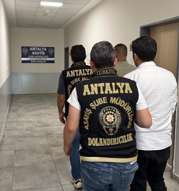 Nitelikli Dolandırıcılık Suçundan 2 Şahıs Tutuklandı
