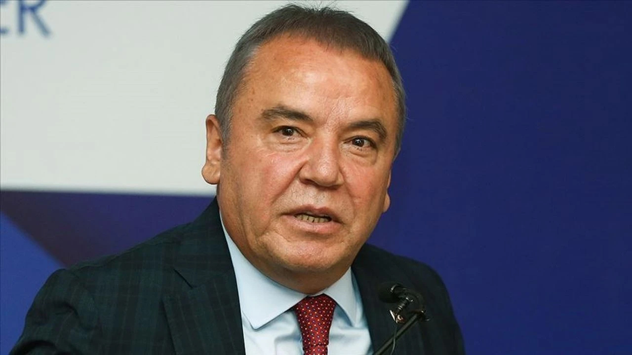 Antalya Büyükşehir Belediye Başkanı Muhittin Böcek gözaltında: Oğlu ve eski gelinine de işlem