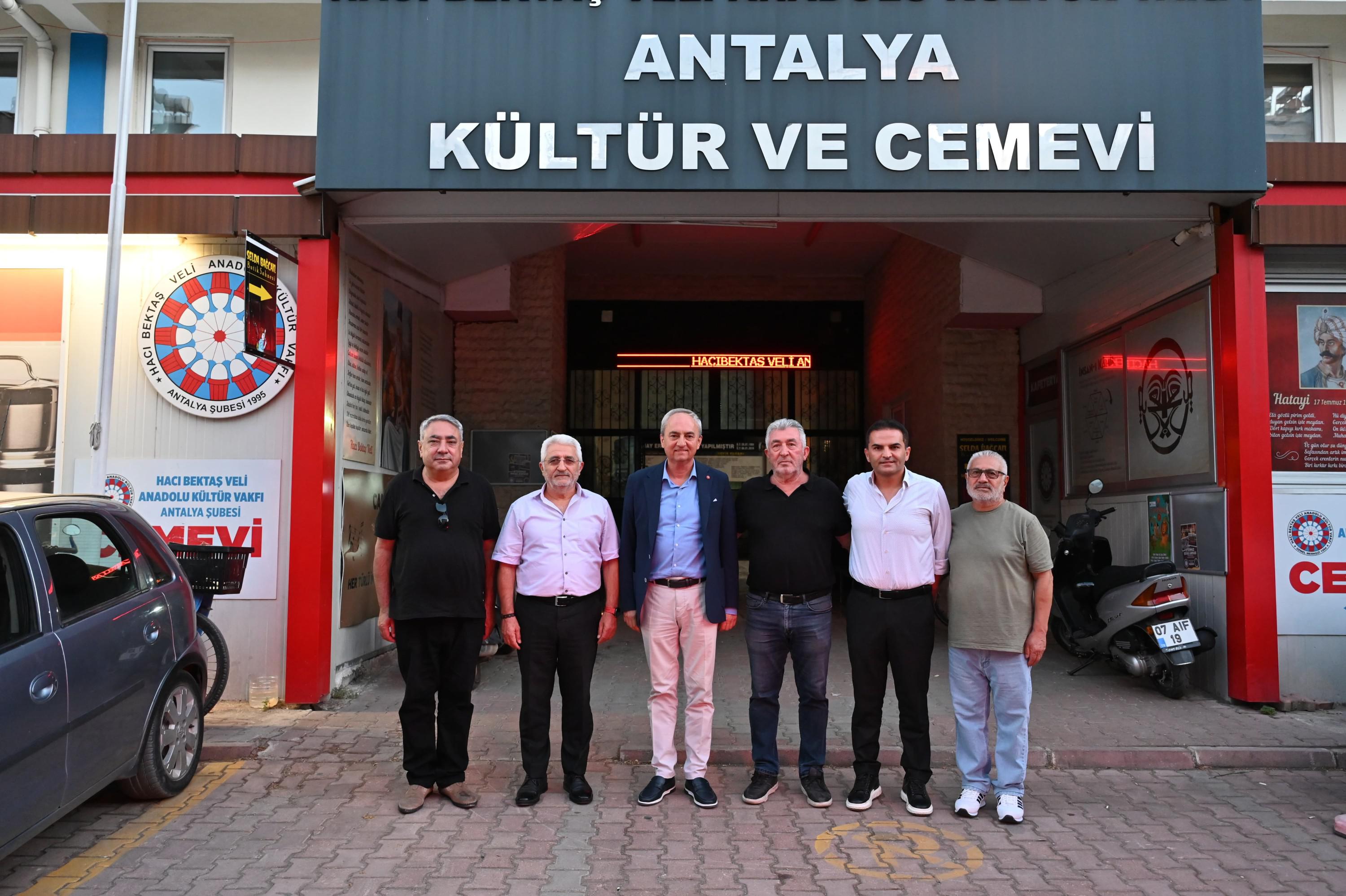 Kocagöz, oruç açma lokmasında canlarla buluştu