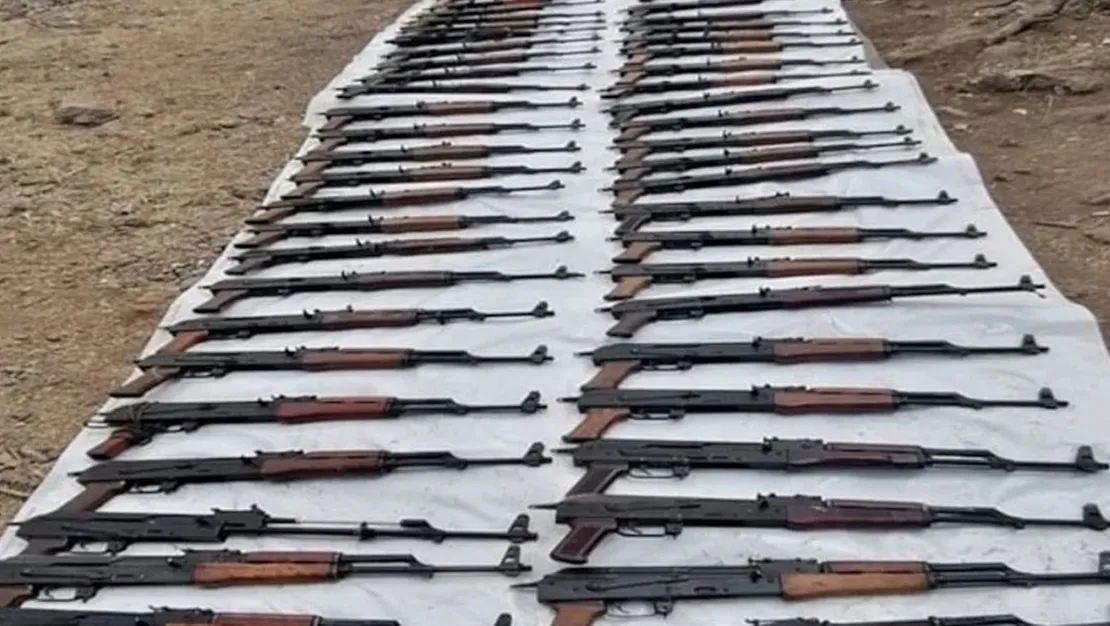 Pençe-Kilit Operasyonu’nda Teröristlere Ait Mağarada Cephanelik Ele Geçirildi