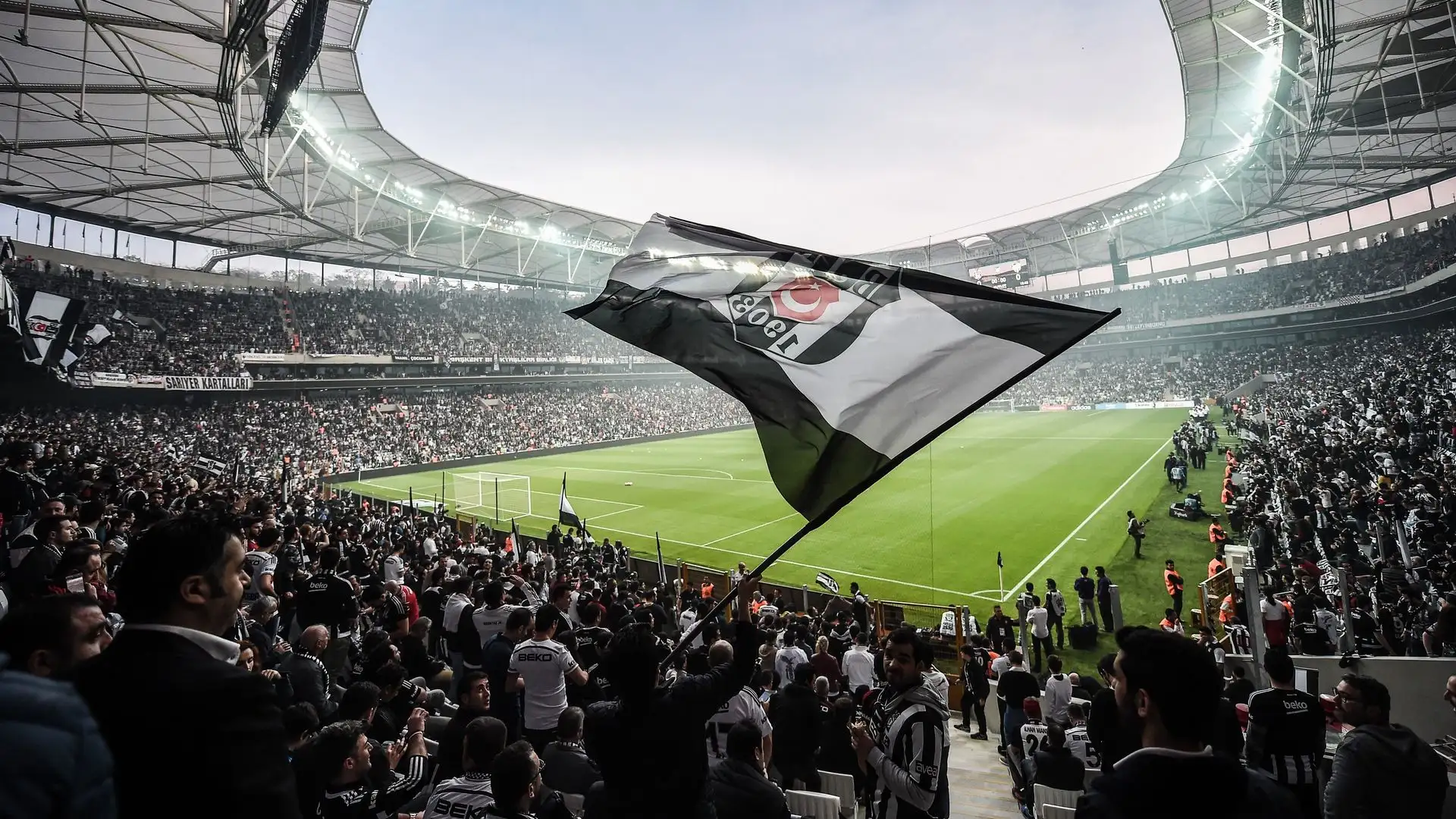  Beşiktaş’ta 17 Numara İçin Yarış Başladı: İrfan Can mı, Kerem mi?