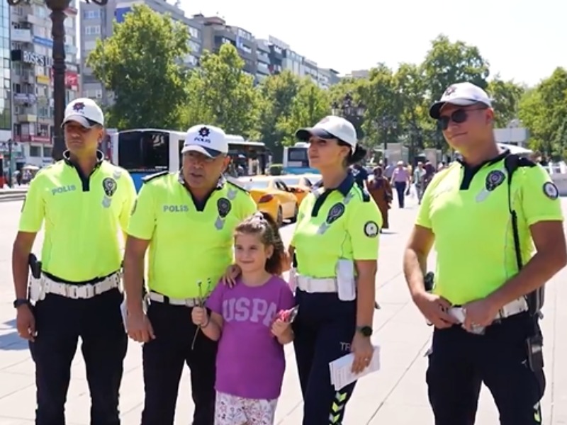 Ankara Emniyetinden “Yarınlara Güvenli Adımlar” Projesi Kapsamında Trafik Güvenliği Faaliyetleri Gerçekleştirildi