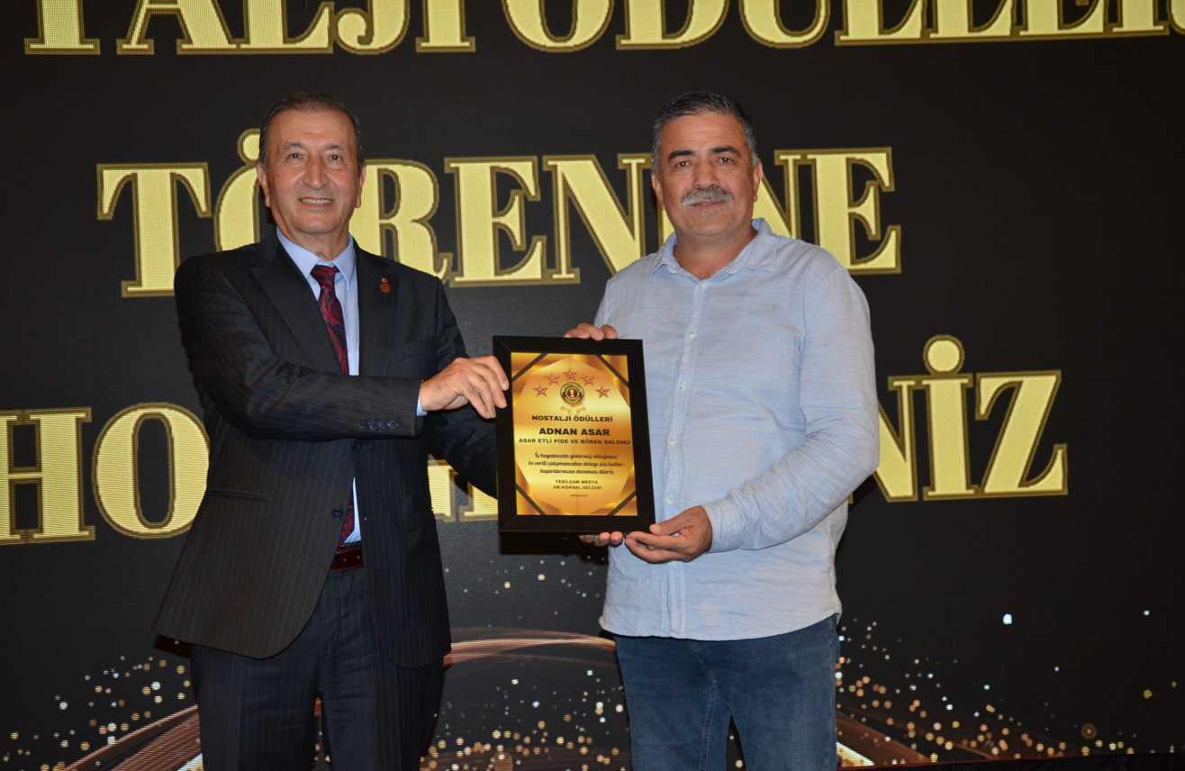 Nostalji Ödülleri’nde Adnan Asar’a Anlamlı Ödül