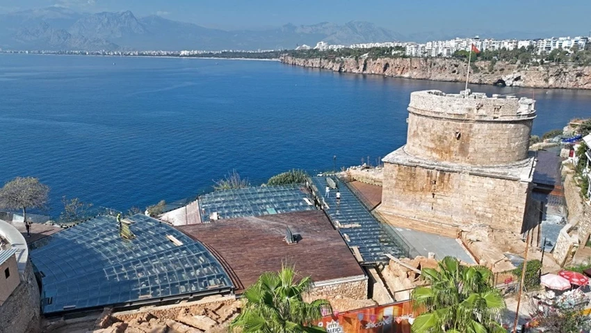 Antalya Kalesi satılığa çıkarıldı" ve "ormanlar imara açılıyor iddialarına cevap