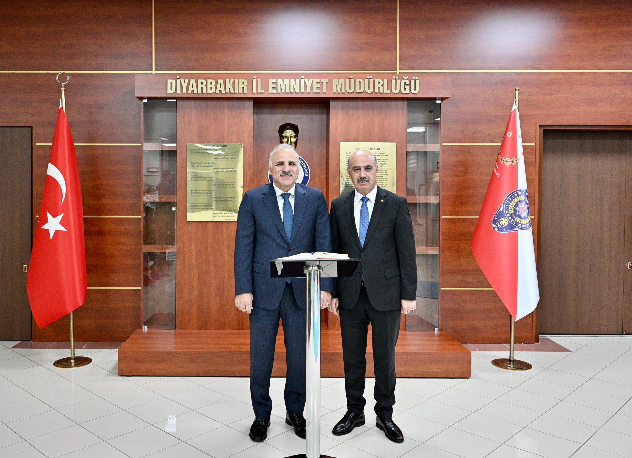 Vali Zorluoğlu'ndan Diyarbakır İl Emniyet Müdürü'ne İlk Ziyaret 