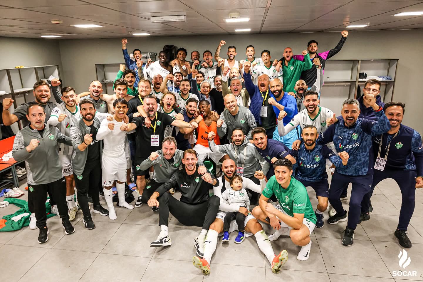 İĞDIR FK LİDERİ DEVİRDİ, SEVİNÇ POZLARA BÖYLE YANSIDI 