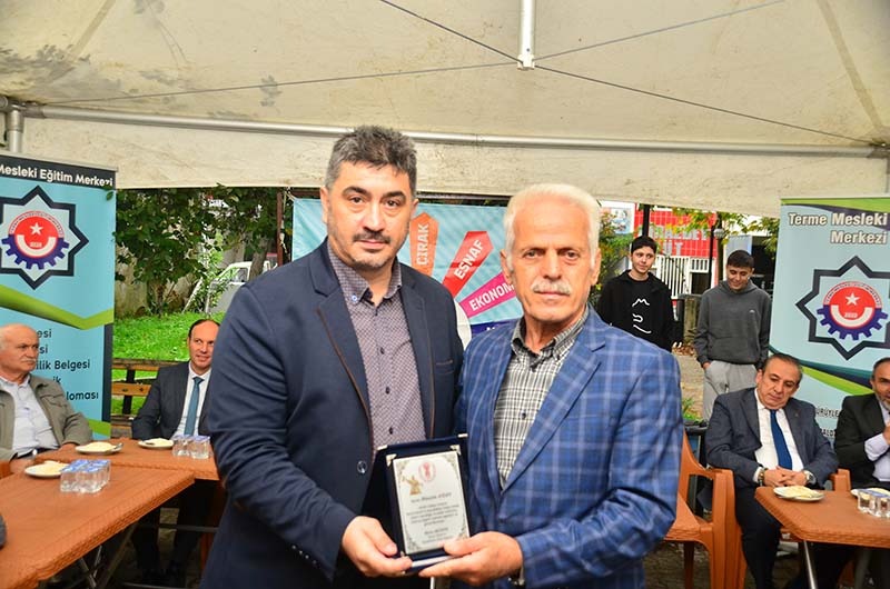 Terme’de 38. Ahilik Haftası kutlamalarında ustalara plaket, esnafa ahilik pilavı ikramı yapıldı