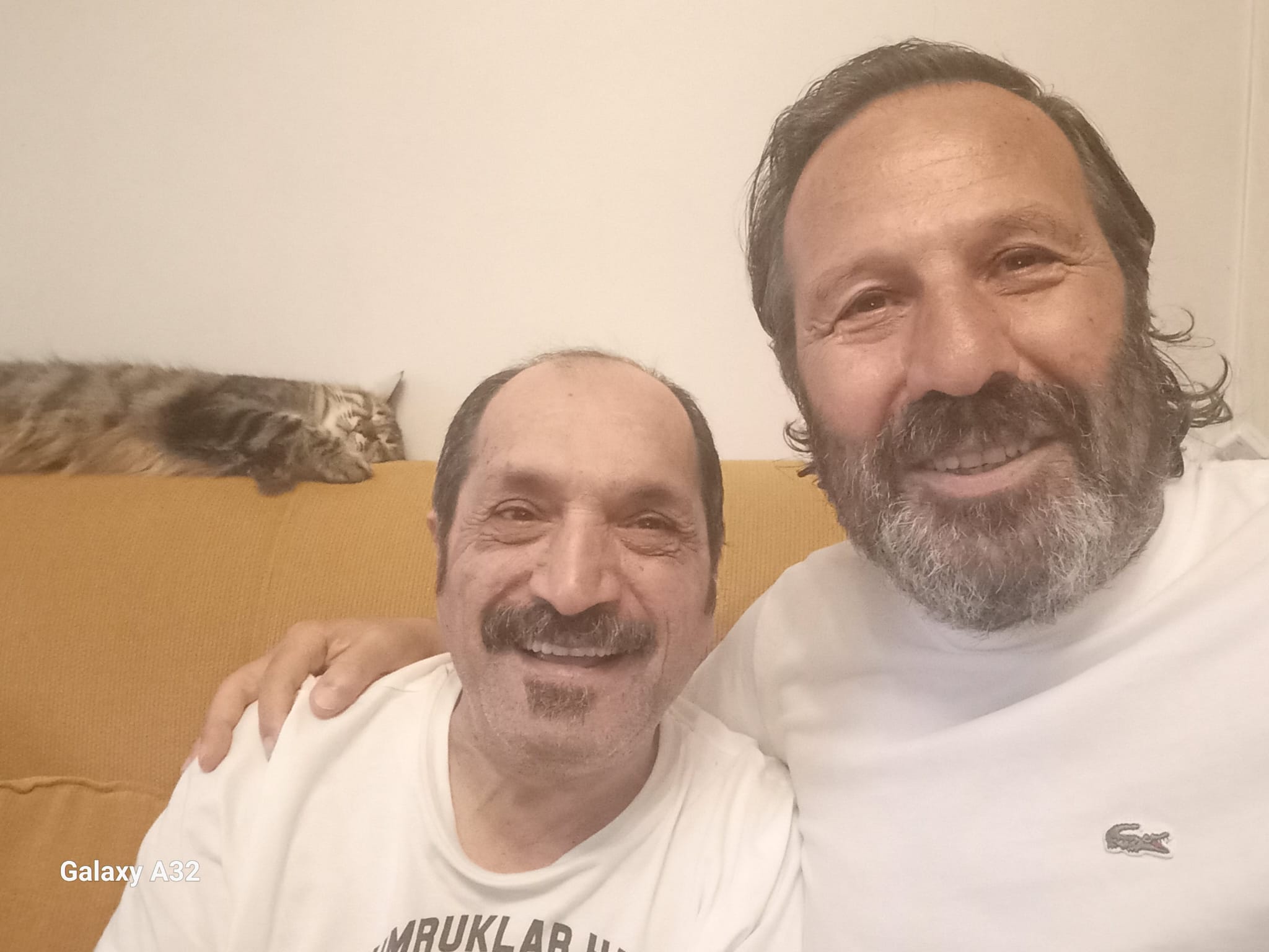 Efsane Yönetmen Mehmet Ali Gündoğdu, 40 Yıllık Dostu Işık Şefi Şevki Gezer ile Buluştu