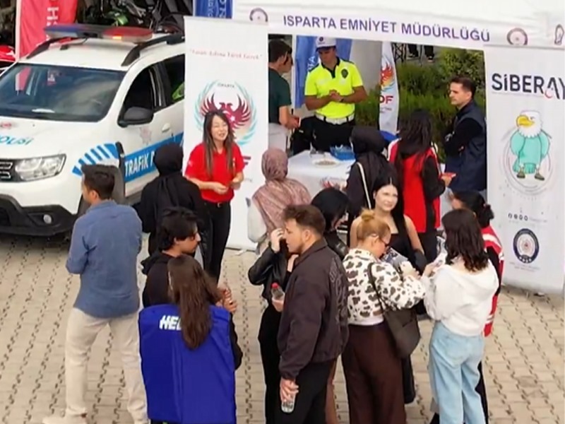 Polis Ekipleri Tarafından Güvenli Üniversite Ortamı İçin Eğitim ve Bilgilendirme Yapıldı