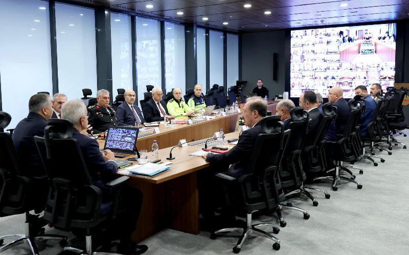 Bakanımız Sn. Ali Yerlikaya İle Ulaştırma ve Altyapı Bakanımız Sn. Abdulkadir Uraloğlu, 81 İlin Valisiyle Video Konferans Toplantısı Gerçekleştirdi