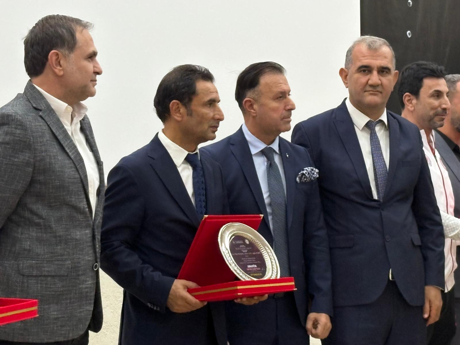 TRT KURDİ'YE "YILIN AMATÖR SPORA DESTEK " ÖDÜLÜ 