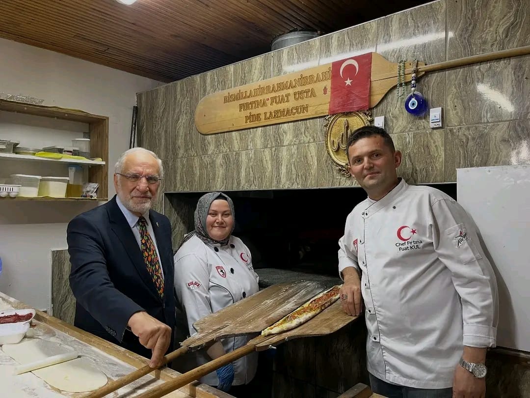 Saadet Partili Mehmet Karaman, Terme’nin ilk kadın pide ustası Çiler Kul’u ziyaret etti