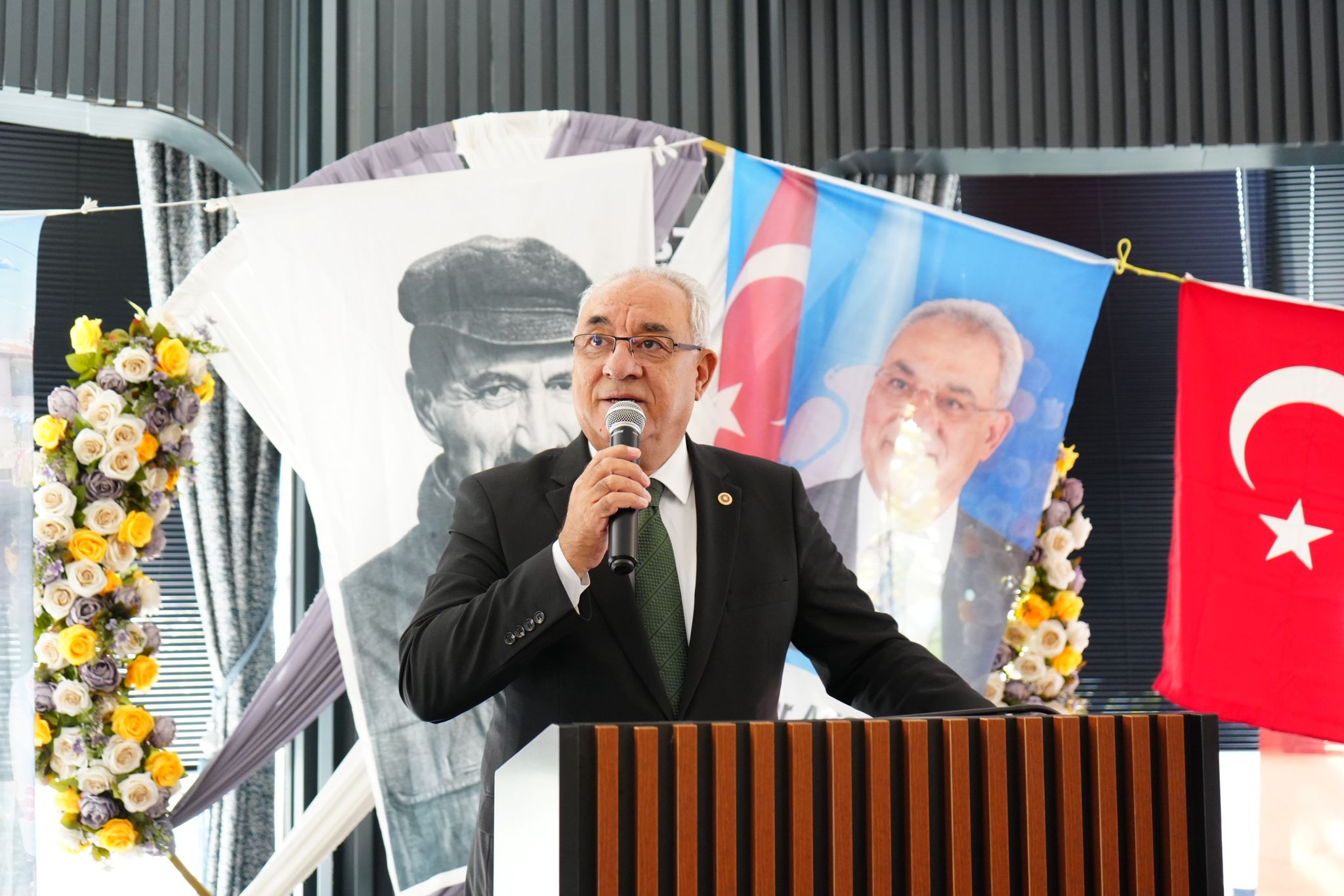 Önder Aksakal Kocaeli’de Partililerle Buluştu: “Demokratik Sol Parti Olmasaydı Bu Süreci Çoktan Tamamlamışlardı”