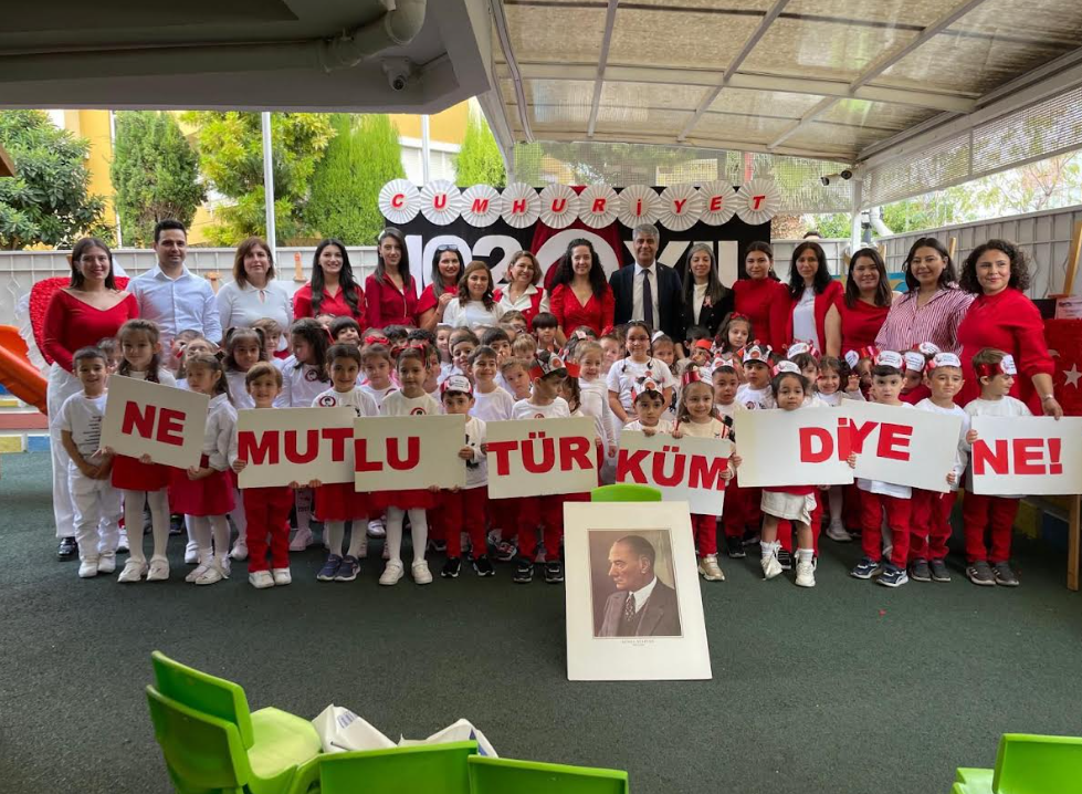 KONYAALTI’NIN KREŞLERİNDE CUMHURİYET BAYRAMI KUTLANDI