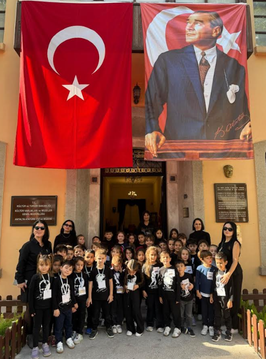 KONYAALTI'NIN MİNİKLERİNDEN ATATÜRK’ÜN EVİNE ZİYARET