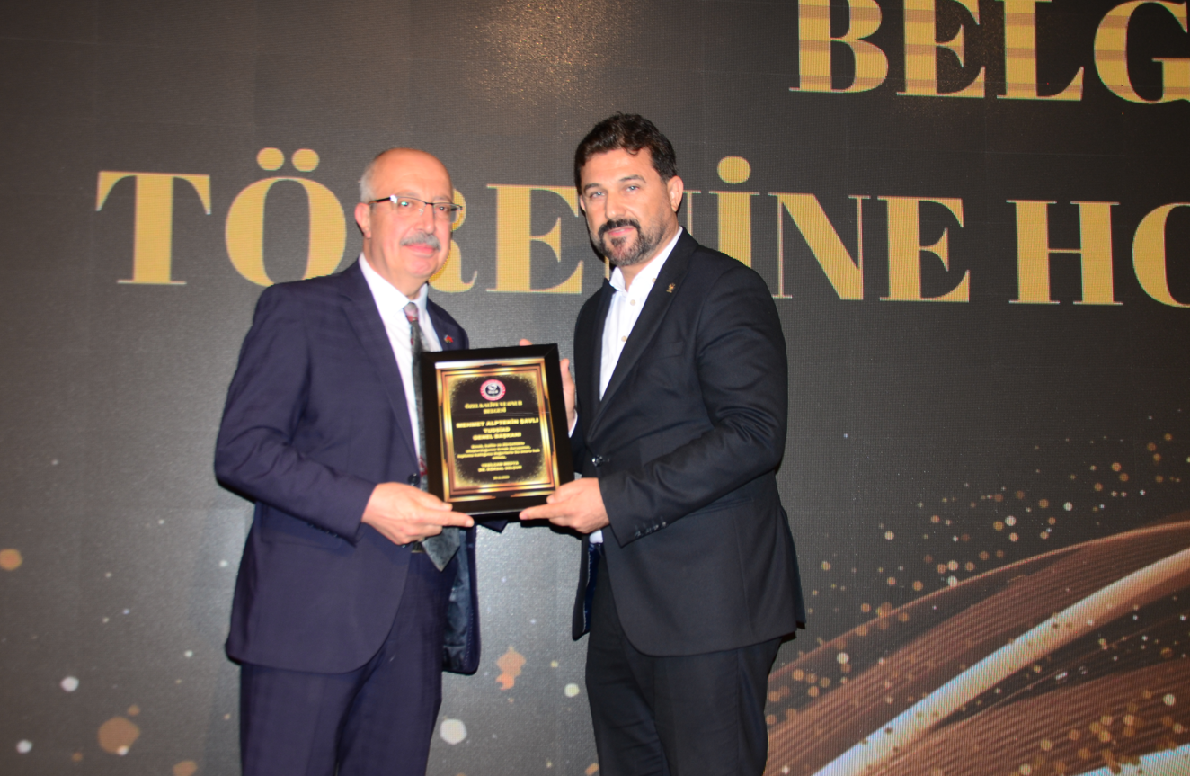 TUDSİAD Genel Başkanı Mehmet Alptekin Şavlı’ya Özel Kalite ve Onur Belgesi Takdim Edildi