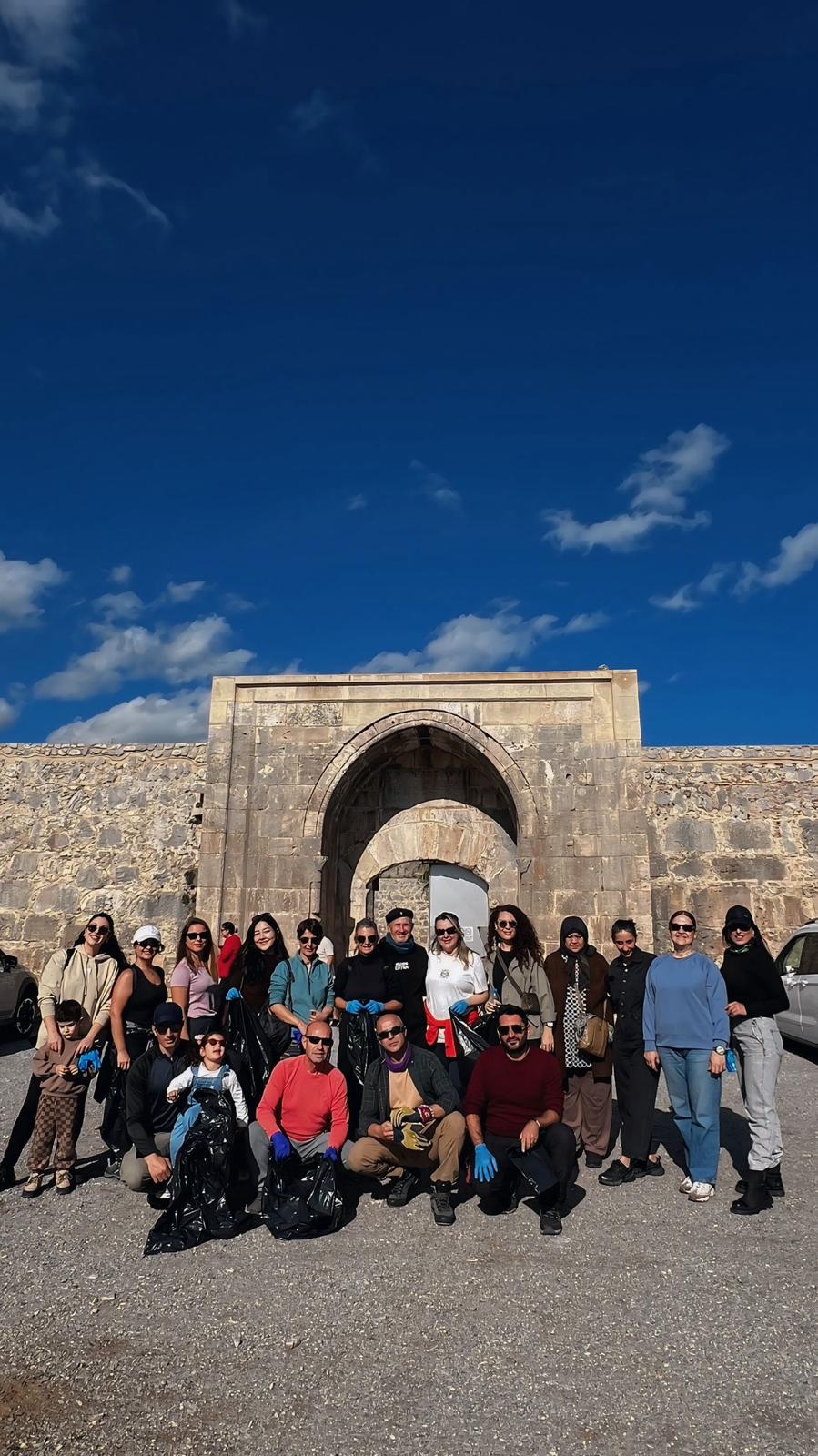 Onlar Yine Fark Yarattı: Kırkgöz Han ve Kırkgöz Göleti Çevresi Doğaseverlerle Temizlendi