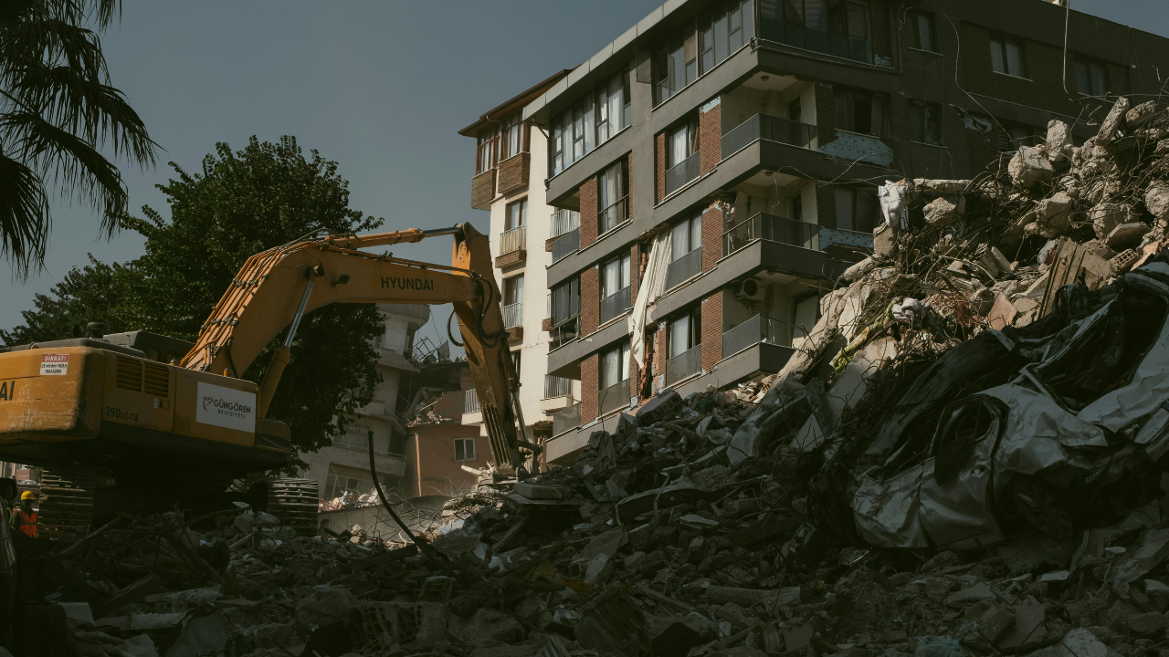 Antalya Deprem Gerçeğiyle Yüzleşti: Uzmanlardan Peş Peşe Kritik Uyarılar