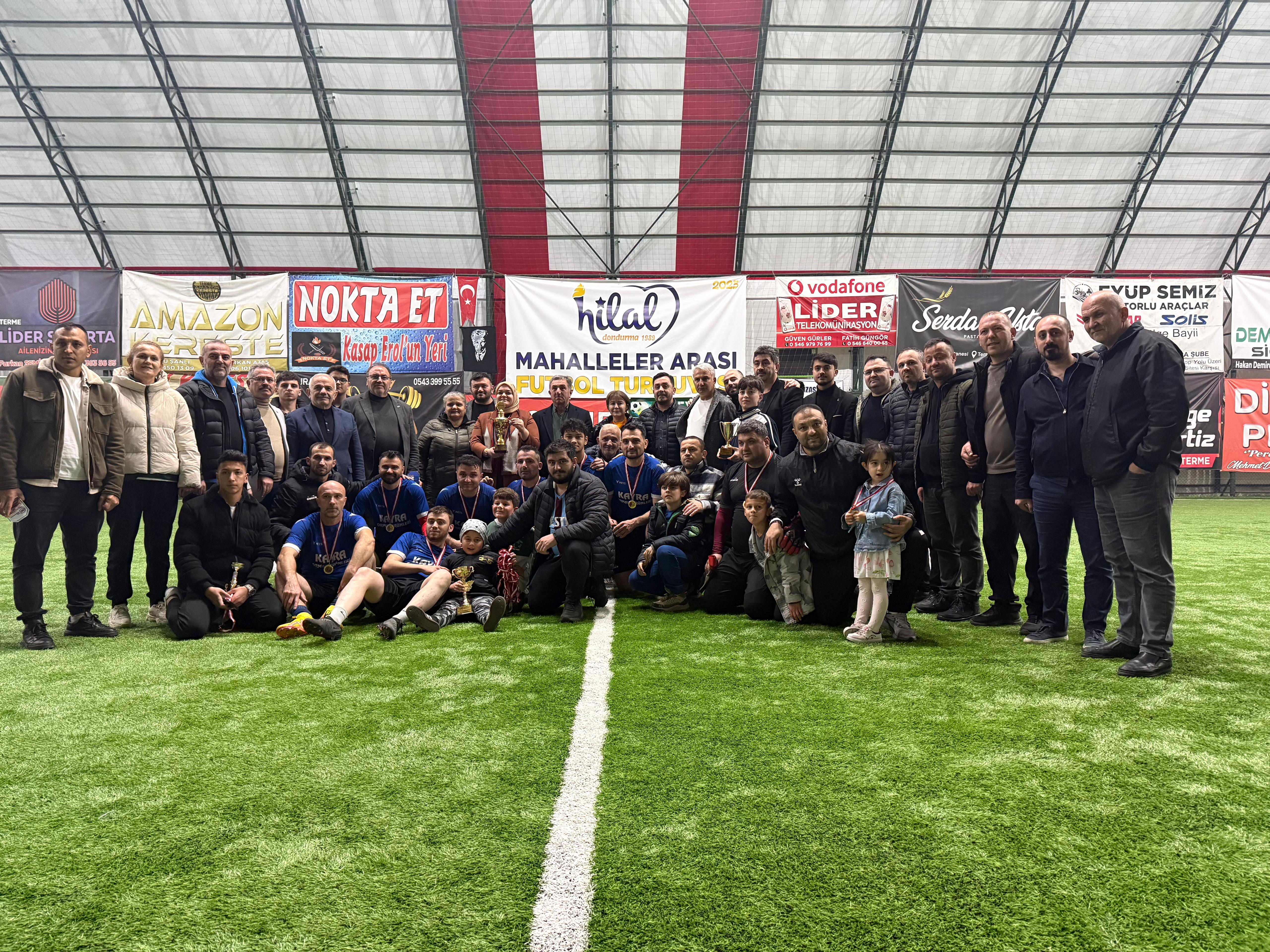 Terme’de 15 Takımlı Futbol Turnuvasının Finalinde Fenk Mahallesi Büyük İlgi Altında Şampiyonluğa Ulaştı