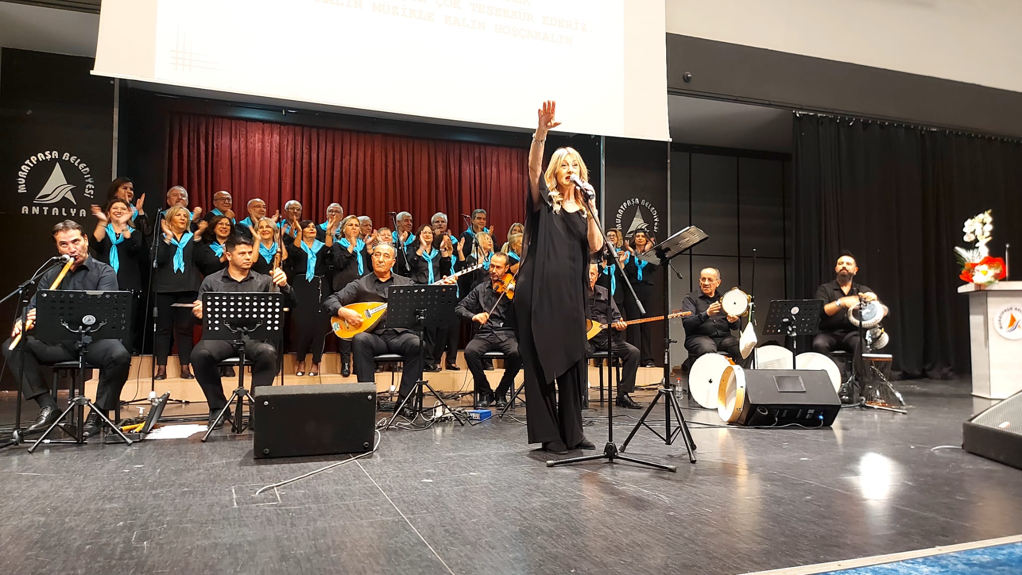 IRAK TÜRKMEN BİRLİĞİ’NDEN UNUTULMAZ KONSER: ÇAĞDAŞ TÜRK HALK MÜZİĞİ KOROSU ANTALYA’YI TÜRKÜLERLE BÜYÜLEDİ