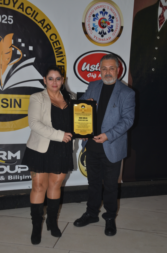 BANU BARLAS’A BASIN EMEK VE ONUR ÖDÜLÜ