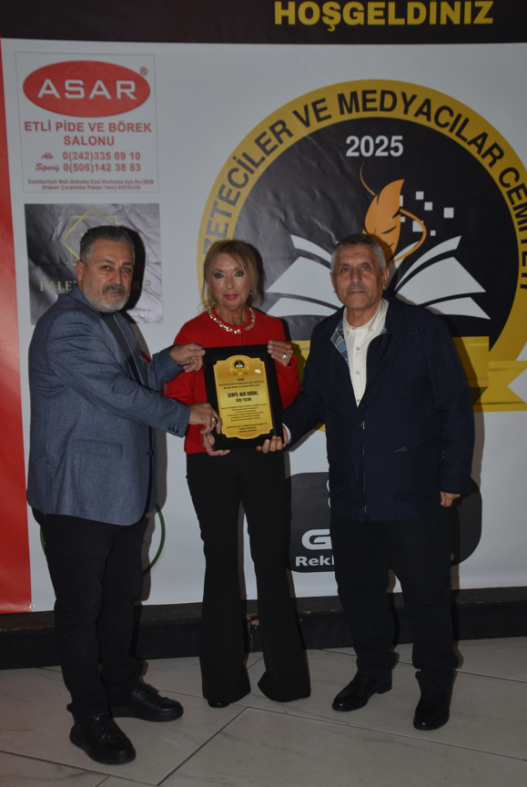 SERPİL NUR ABİRAL’A BASIN EMEK VE ONUR ÖDÜLÜ