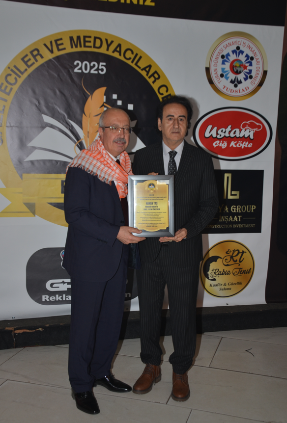 HAKAN TAŞ’A BASIN EMEK VE ONUR ÖDÜLÜ