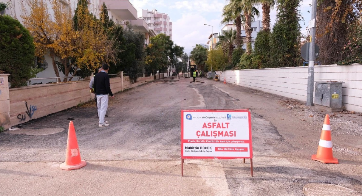 ASAT’tan Konyaaltı’na asfalt seferberliği 