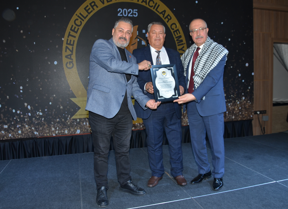 ANTAFDER’e “Yılın En Başarılı STK’sı” Ödülü