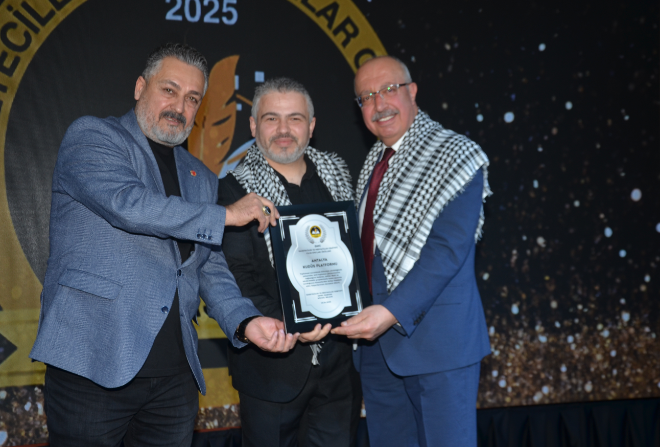 Antalya Kudüs Platformu Toplumsal Katkılarıyla Ödüllendirildi