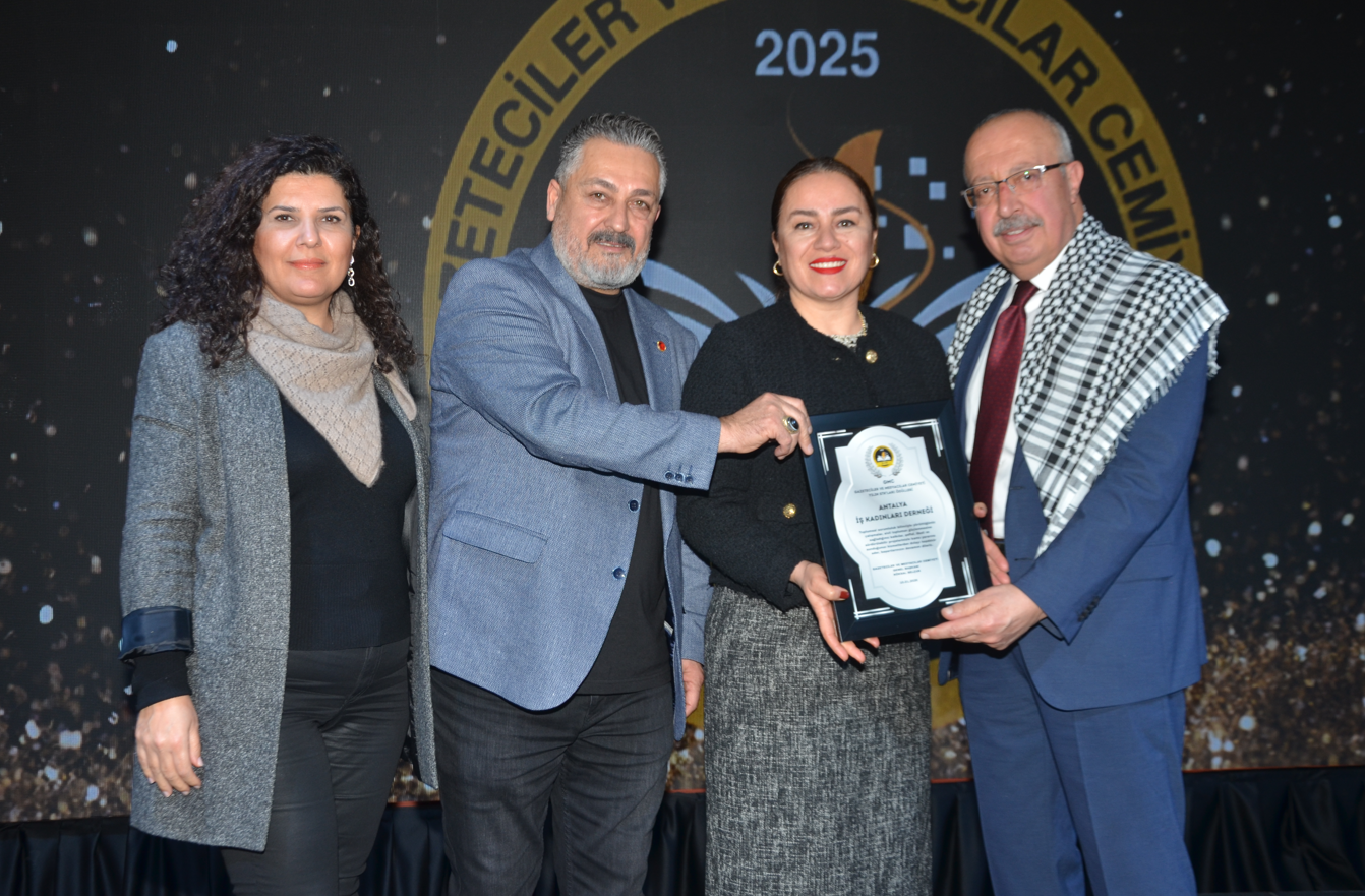 Antalya İş Kadınları Derneği Kadın Girişimciliğine Katkılarıyla Ödül Aldı