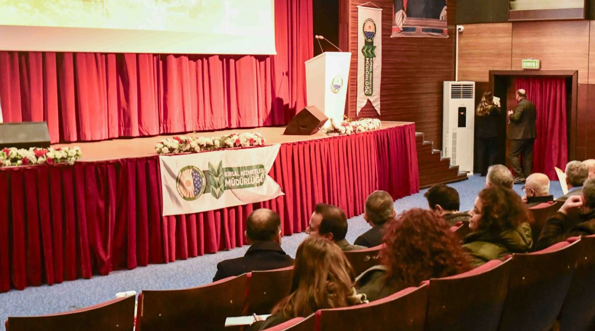 Ankara Büyükşehir Belediyesi üreticinin yanında:Kışlatmadan, ilkbahara arıcılıkta koloni yönetimi eğitimi