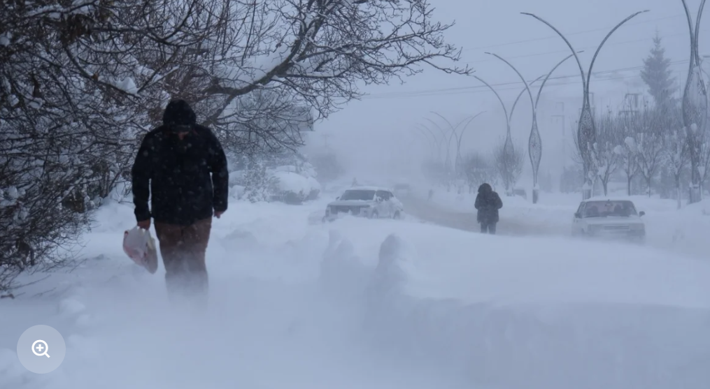 Kar yağışı birçok ilde ulaşımı olumsuz etkiliyor