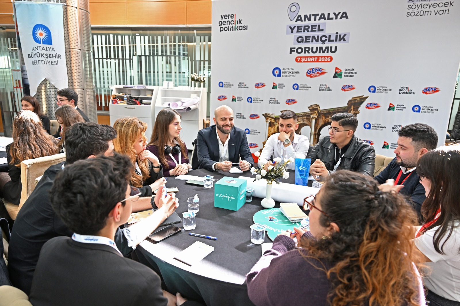 Büyükşehir’de ‘Antalya Yerel Gençlik Forumu’ düzenlendi