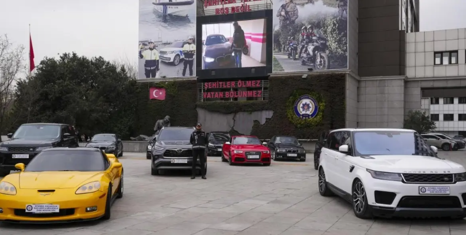 İstanbul’da lüks otomobil operasyonu: 14 gözaltı