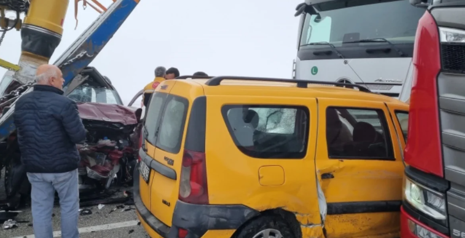 Erzurum’da zincirleme kaza: 8 kişi ağır yaralandı