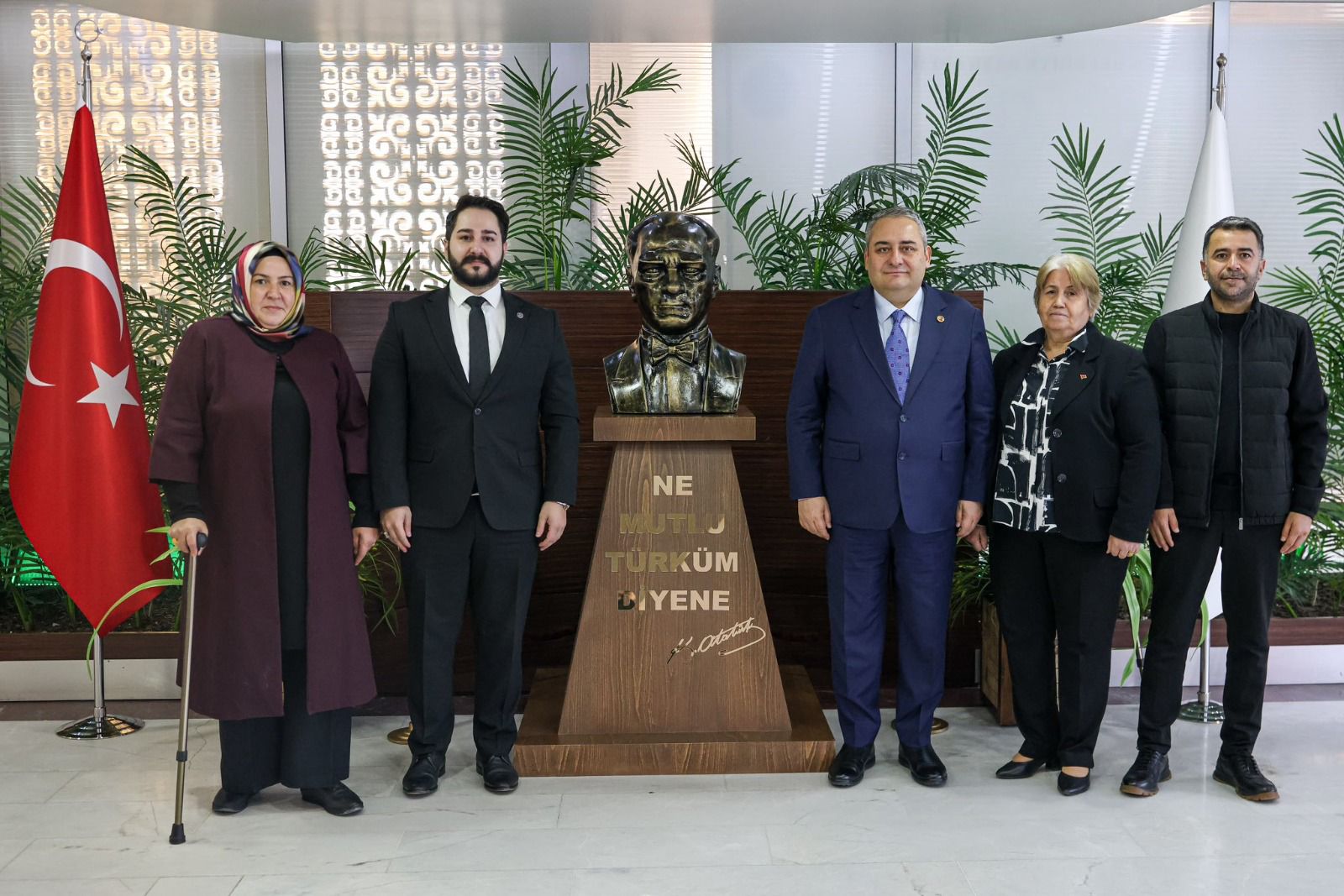 Keçiören Belediye Başkanı Dr. Mesut Özarslan Türkiye Gelişim ve Gençlik Vakfı Yönetimini Ağırladı