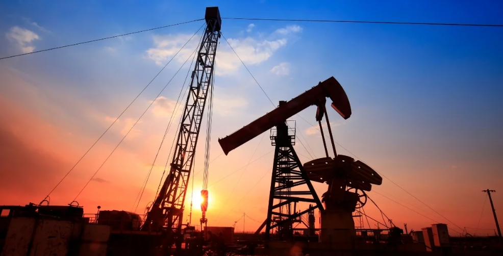 Savaş petrolü vurdu