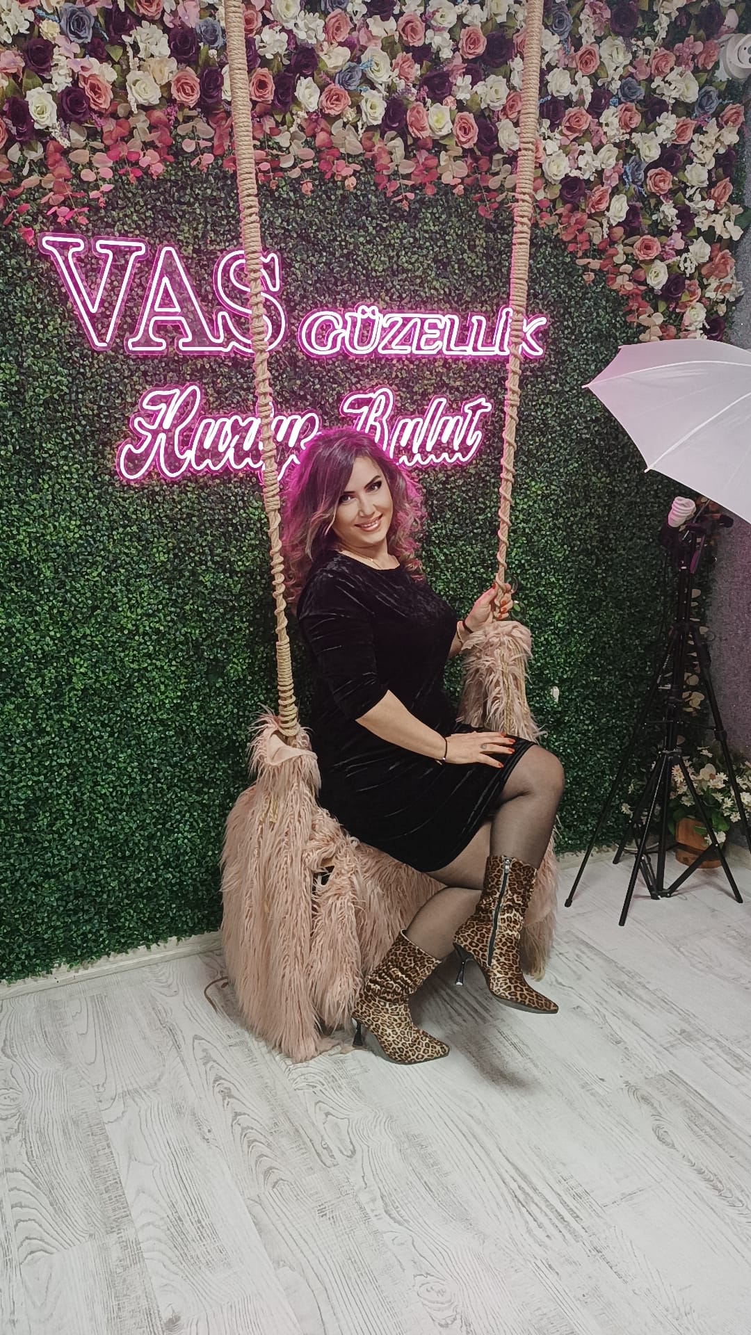 HURİYE BULUT KİMDİR?