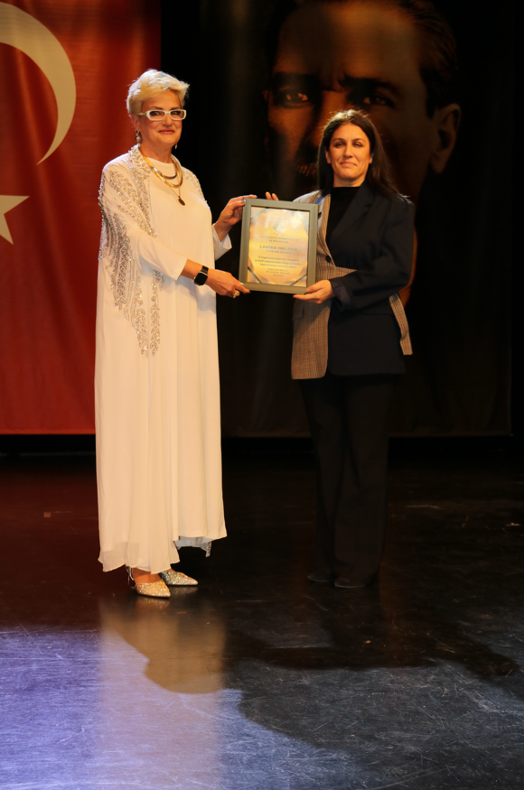 Larisa Orlova’ya Antalya’ya Değer Katan İş İnsanları Ödülü