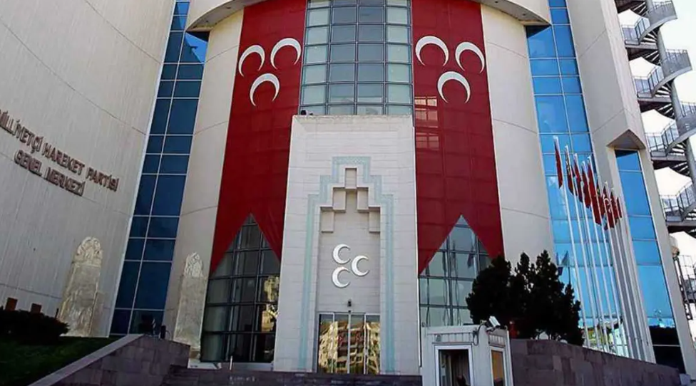 MHP İstanbul il ve 39 ilçe teşkilatını feshetti