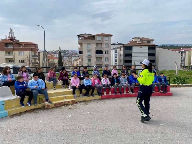 Bilecik’te Öğrencilere Uygulamalı Trafik Eğitimi Verildi