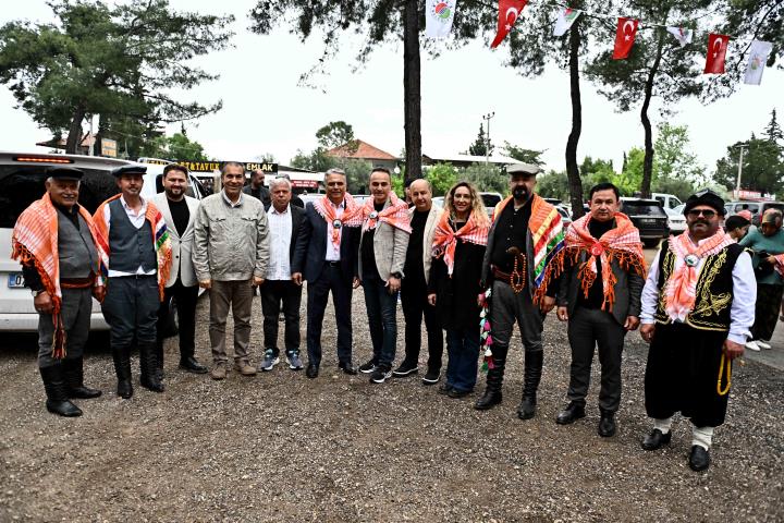 Başkan Uysal, Yörüklerle bir araya geldi