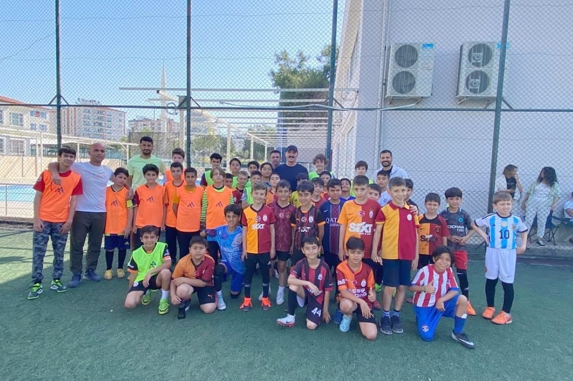 Kotan 19 Mayıs turnuvasında minik sporcularla buluştu