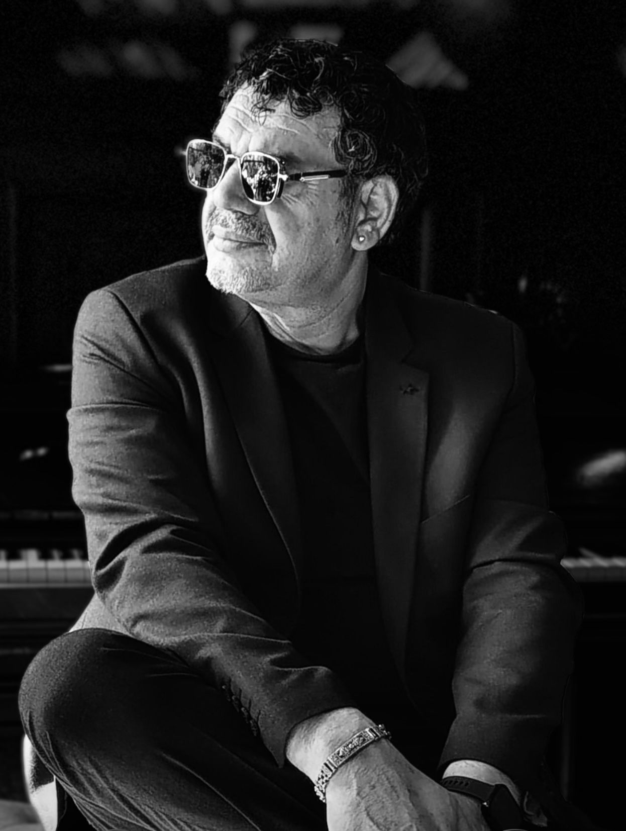 MÜZİĞE ADANMIŞ BİR ÖMÜR: HAKAN KARAKOÇ
